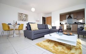 No1 Beach Walk By Stay South Wales - Free Parking